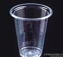 學(xué)飲水杯與一次性塑杯 從環(huán)保習(xí)慣談兒童飲水選擇
